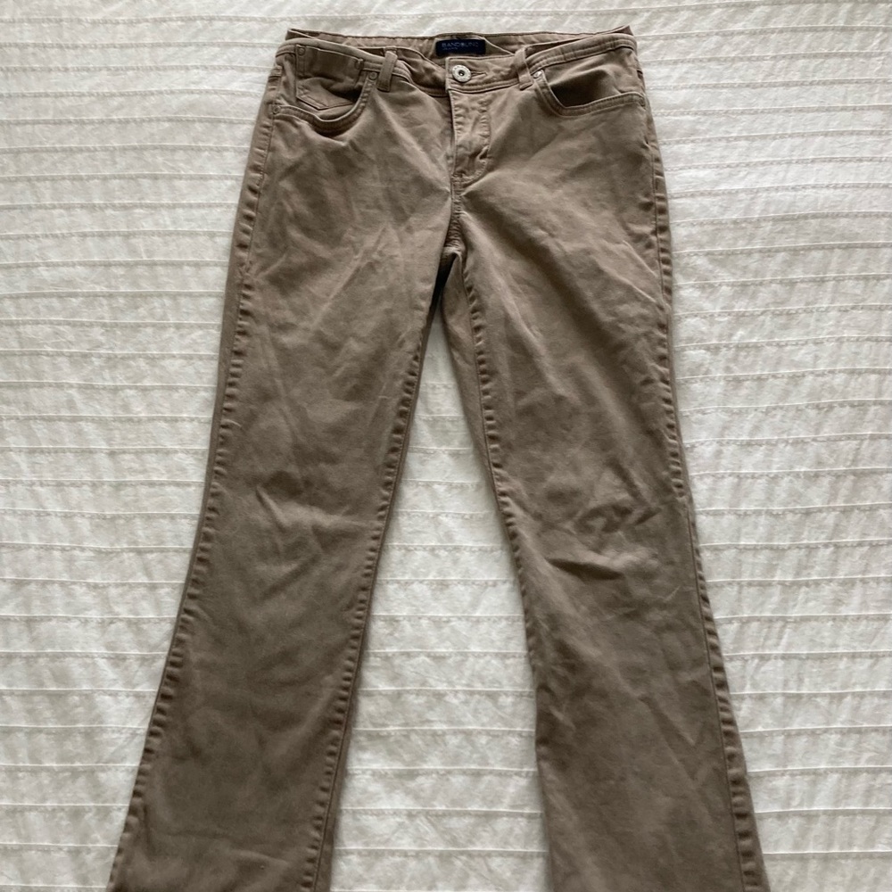 Kaki pants
